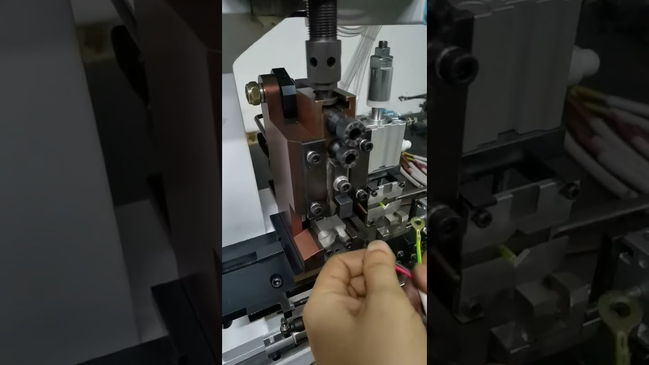 Mesin Terminal Strip Berterusan Jenis Acuan Lurus - Stripping dan Crimping Automatik #mesin #kilang