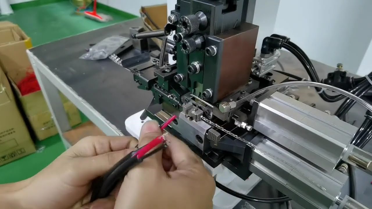 Mesin Terminal Strip Berterusan untuk Pemprosesan Dua Wayar yang Efisien