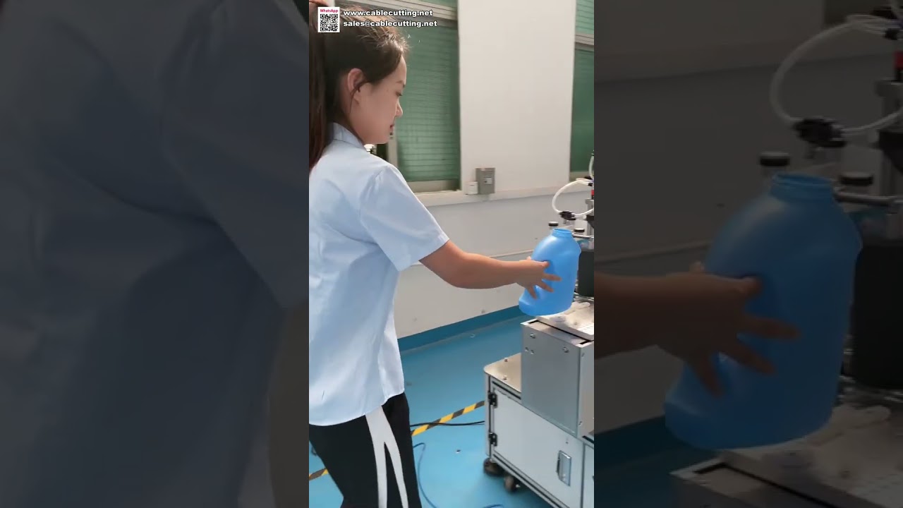 Mesin Pelabelan Dua Sisi Automatik untuk Botol Detergen Cucian – Stiker Depan & Belakang